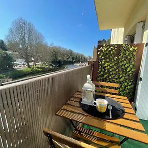 Appartement Avec Balcon Et Vue Sur Port - Wifi Privé - Au Dessus Du Restaurant Le Yackams, La Roche-Bernard